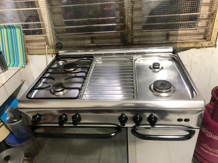 Servis Kompor Gas Ariston 2
