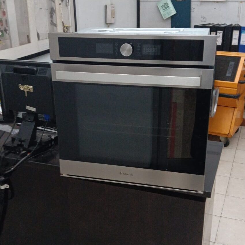 Service Center Ariston Ciputat melayani service water heater, kompor, oven dan cooker hood Ariston di Tangerang Selatan