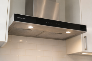 Teknisi Service Center Ariston Depok melayani home service water heater, kompor tanam, oven, cooker hood, dan microwave dengan layanan profesional serta respons cepat.