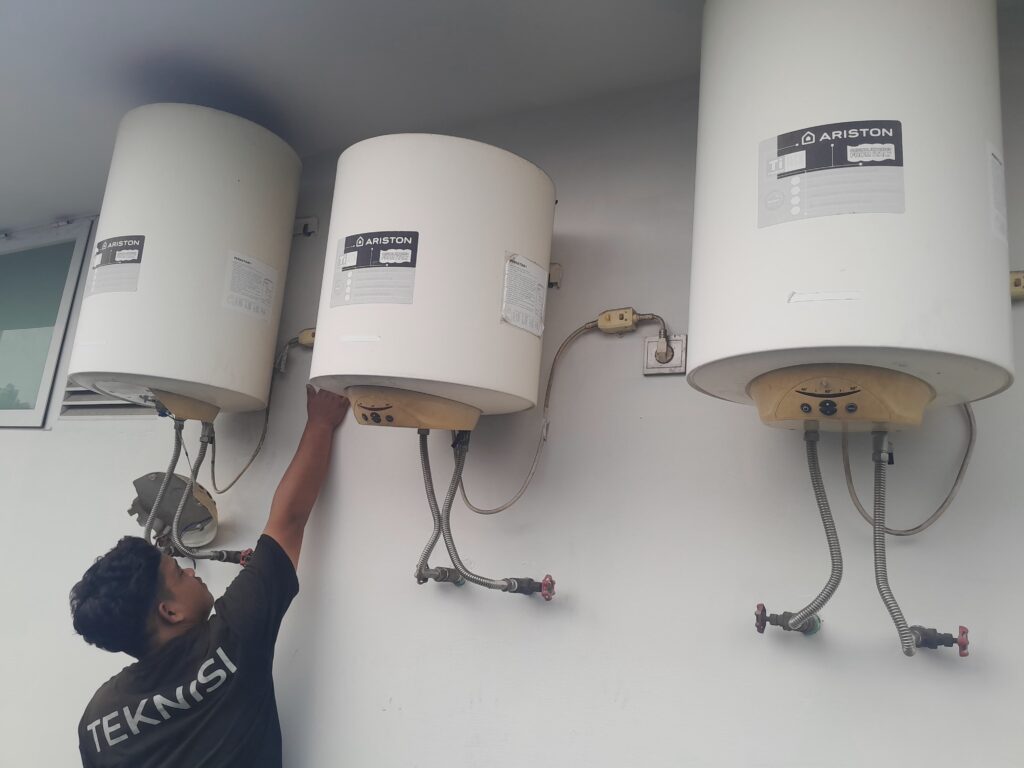 Service Center Ariston Limo siap menjadi solusi untuk kebutuhan service produk Ariston Anda. Professional Service, Prompt Response, Quality Workmanship. Hubungi 0823-1052-8215