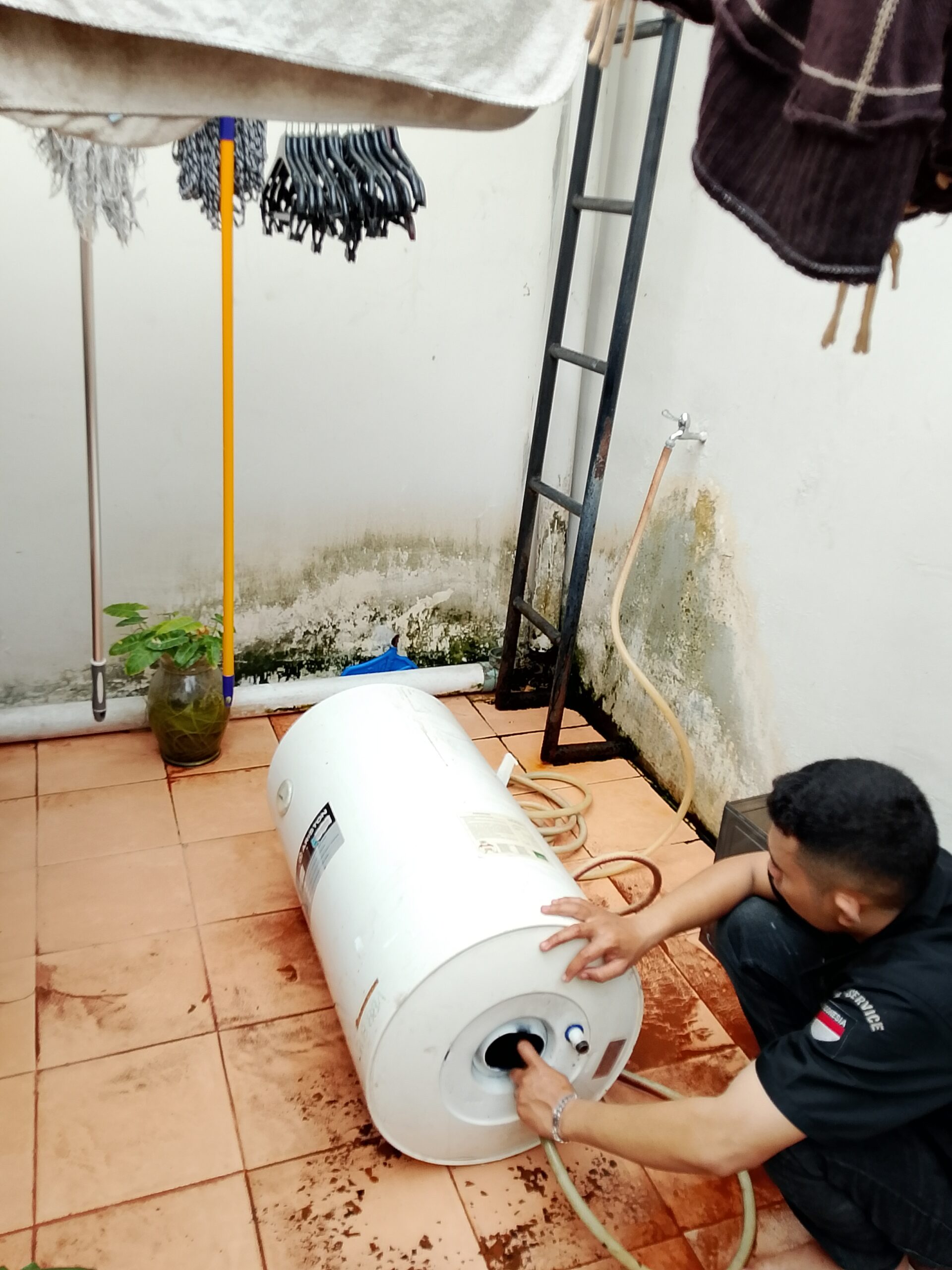 Service Center Ariston Water Heater | Layanan Teknisi Profesional & Spare Part Berkualitas